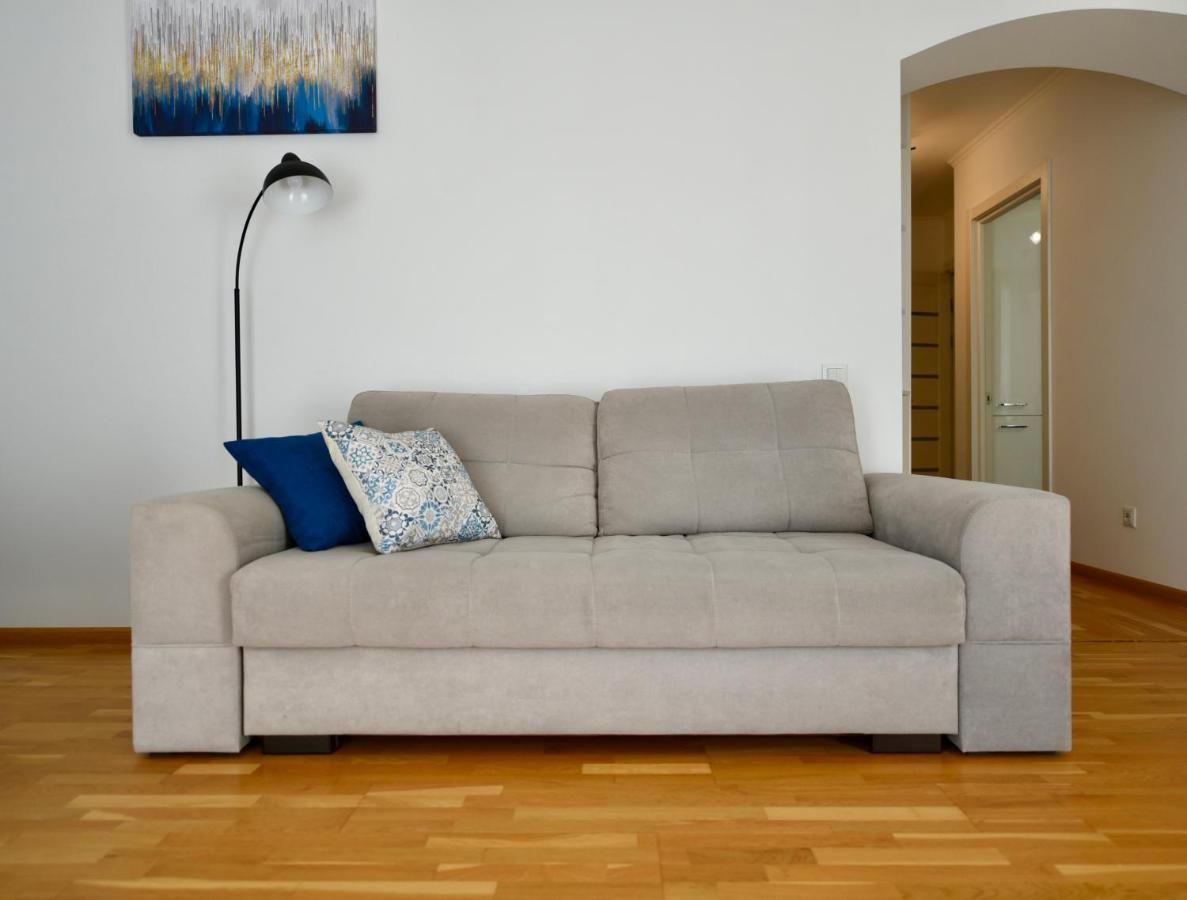 Cozy Apartment Next To The Park Ternopil Exterior foto